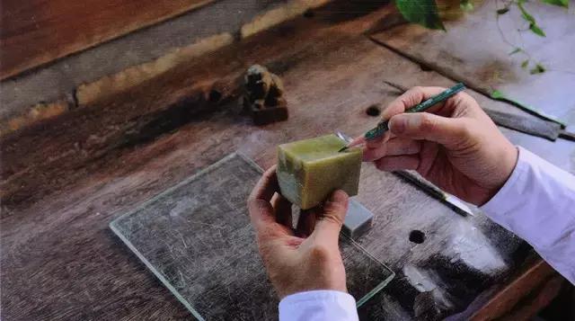 中国工匠的技艺震惊世界,潘惊石大师揭开拉丝绝技之谜