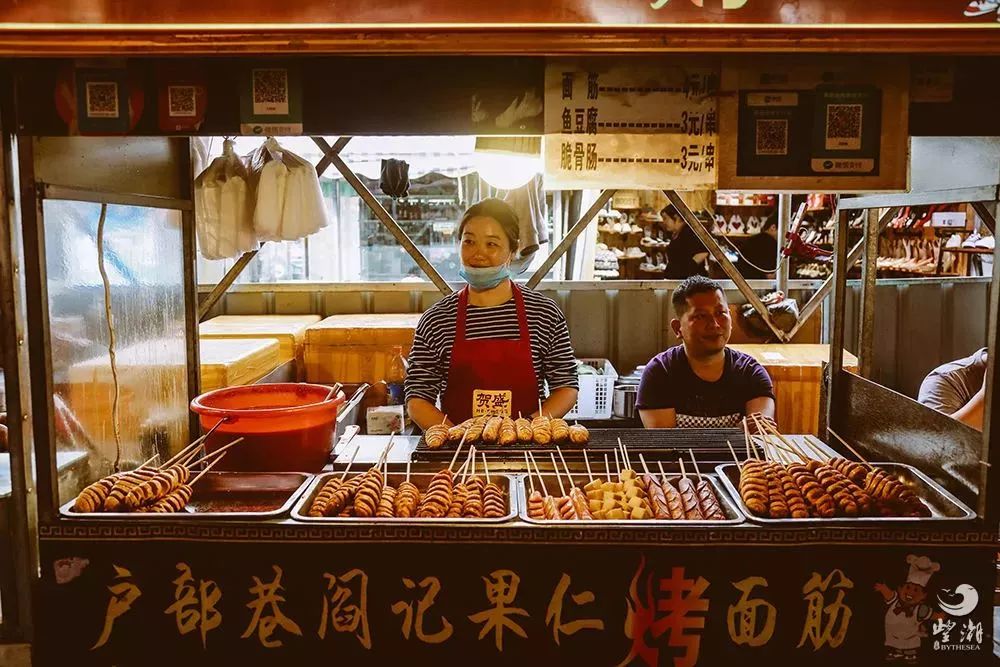 宁波大学这条美食街，承包了千万学子的胃！那里有你的青春吗？