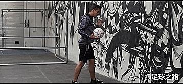 花式足球基础球感练习,脚面吸球