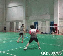 羽毛球引拍击球最佳时机,羽毛球如何正确架拍击球