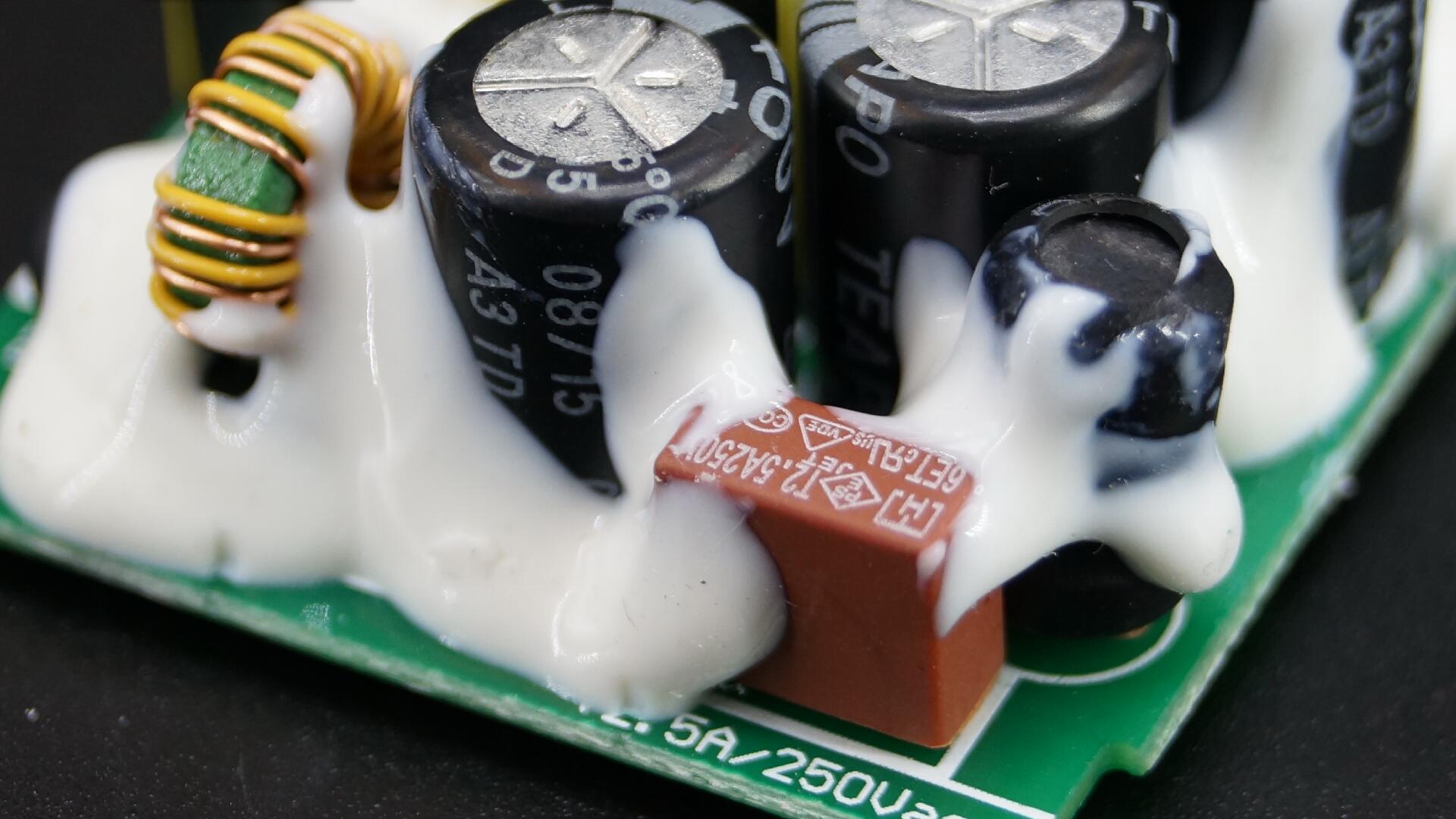 魅族充电器二换一,魅族原装充电器拆解