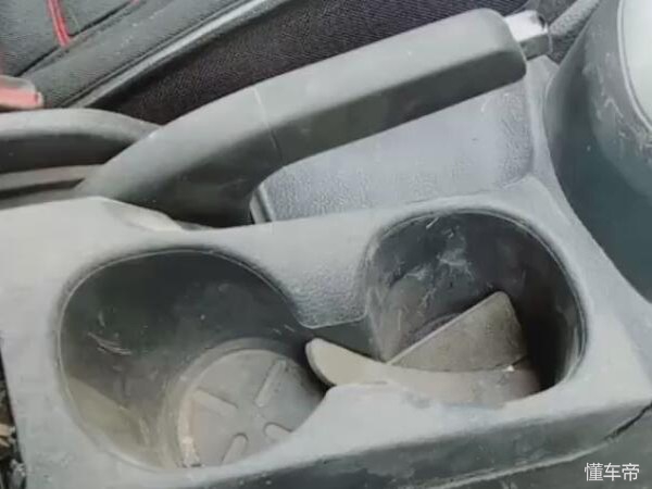 手刹不灵维修视频,机械手刹放不下去维修多少钱