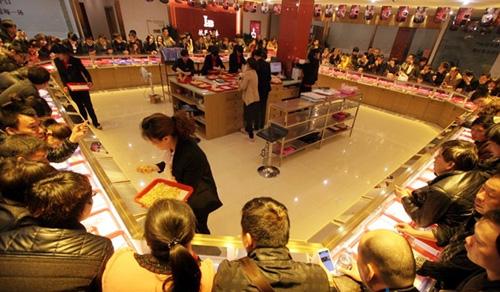 卖珠宝的怎么都姓周,周金金珠宝品牌