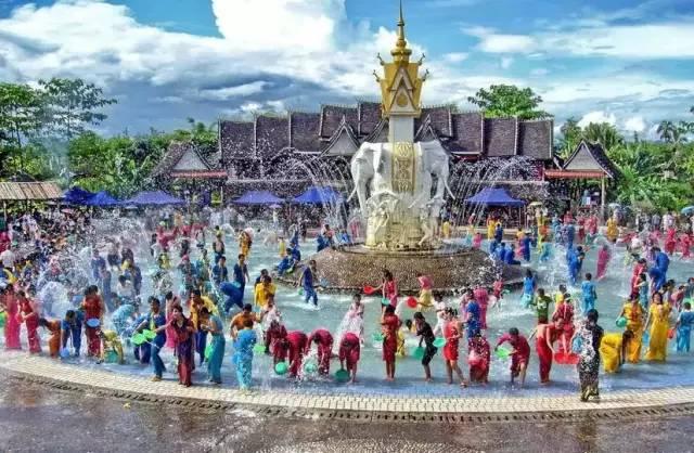 对不起！我要请假回家过泼水节，不然我们寨子要输了！