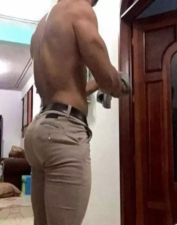 屁股翘了不起啊,屁股翘的男人有哪些优点