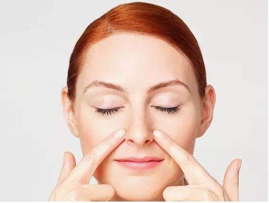 过敏性鼻炎引起的咳嗽按什么穴位,这两个穴位配伍堪称绝配