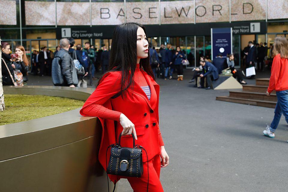 王源去巴塞尔钟表展,王源巴塞尔国际钟表珠宝展