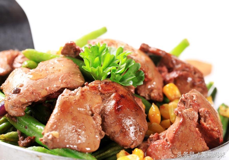 怀孕初期孕吐胃胀气怎么缓解,怀孕初期孕吐严重还带有血怎么办