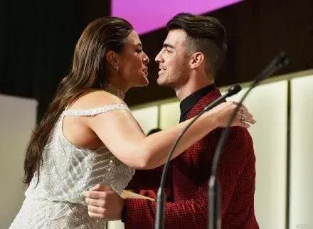 全球最胖的女模特体重高达500斤,胖并不可怕史上最胖超模