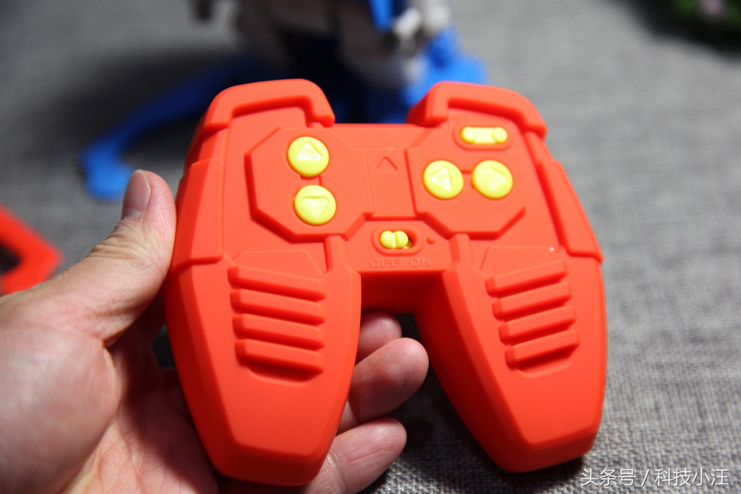 圆个自己的足球梦，米家有品众筹的SIMI足球机器人开箱体验