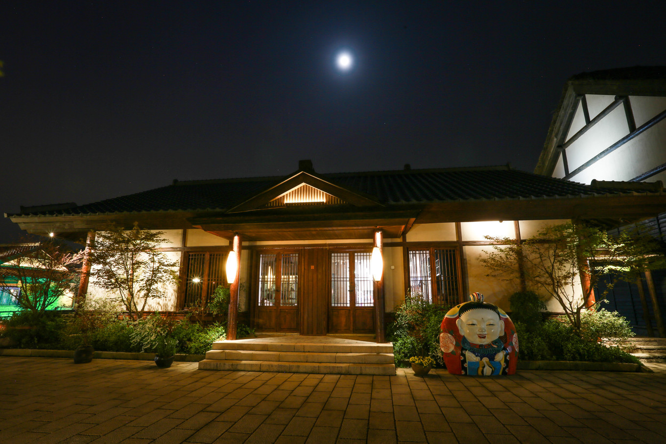 三月的拈花湾樱花烂漫,烟花三月桃花