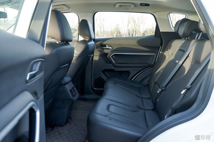 哈弗h6蓝标1.5t测评,第三代哈弗h61.5t2.0t选哪个好