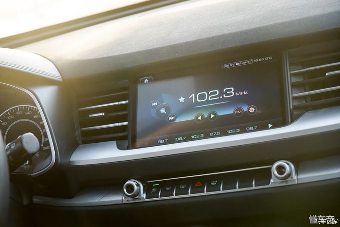 哈弗h6蓝标1.5t测评,第三代哈弗h61.5t2.0t选哪个好