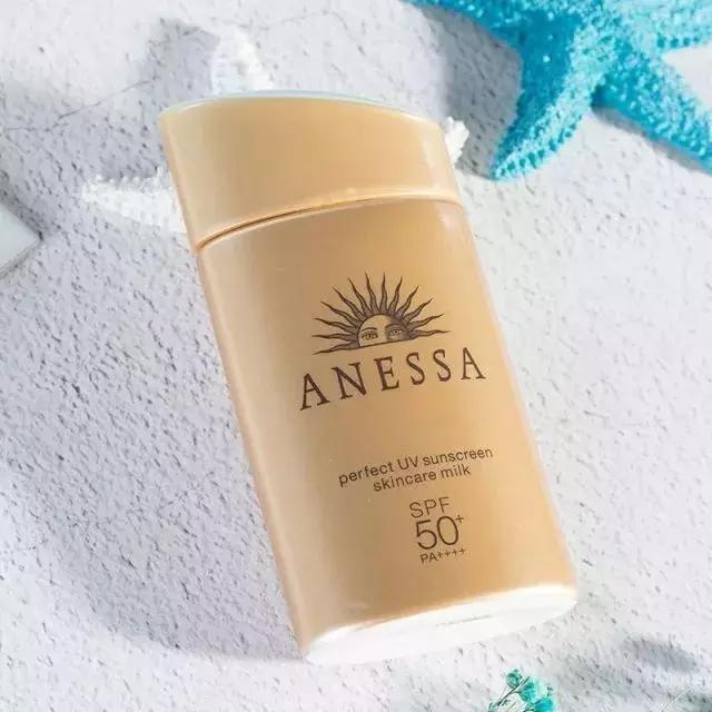 安耐晒兰蔻小白管防晒哪个比较好,安耐晒与兰蔻小白管分别多少毫升