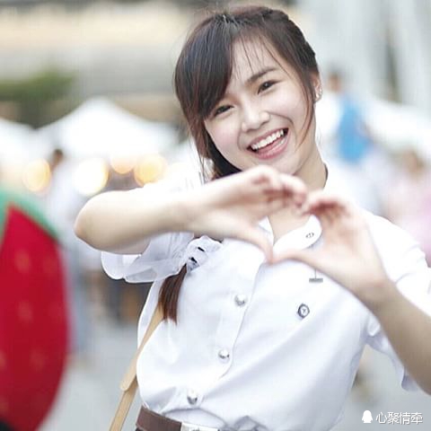 娉板浗鏍″洯鎯呮瓕mv,娉板浗鍞編缇庡コmv