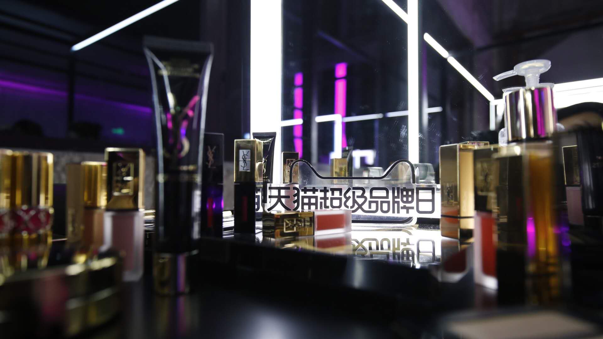 一边帮你扮仙女，一边释放你内心的小恶魔，它才是真正的女性之友