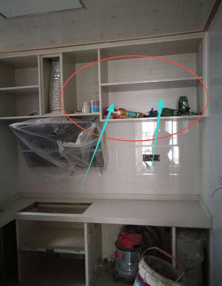 农村小伙做橱柜视频,穷小伙制作水泥砖