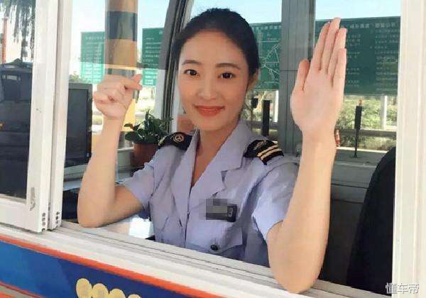 过收费站没带钱的解决方法如下,过高速怎么不收钱