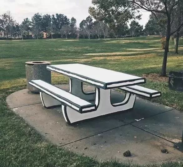 六块钱穿上Supreme不是梦，突破次元壁来圈钱！