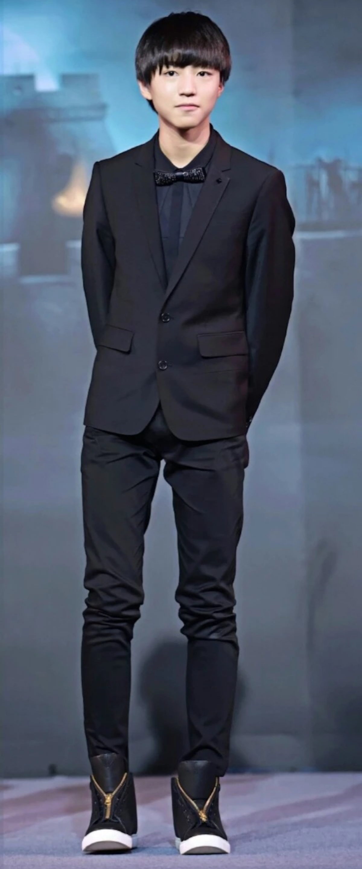 蔡徐坤十大帅哥,王俊凯实力碾压易烊千玺蔡徐坤