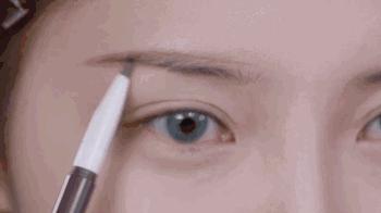 毛孔很大怎么化妆,脸上有毛孔怎么化妆好看