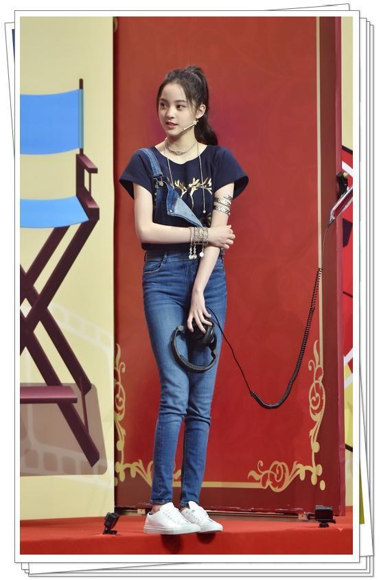 欧阳娜娜上面开好大，下面遮不住，网友：她真的只有18岁吗？