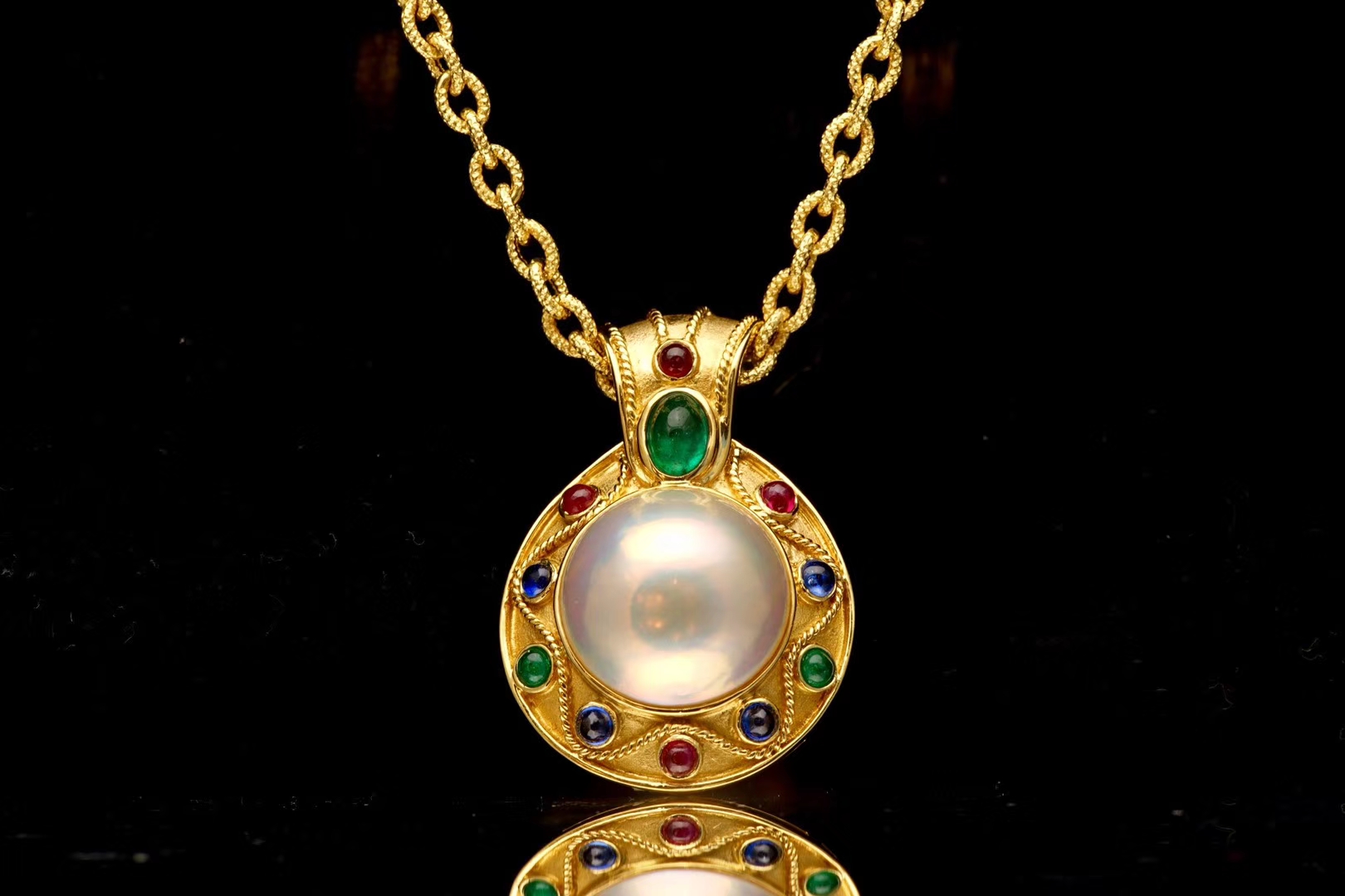 足金和18k金首饰哪个好,18k黄金首饰与足金的差别