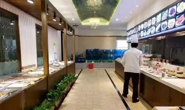 你与美食之间只有一堵墙的距离,你与海鲜的距离只差一个早市