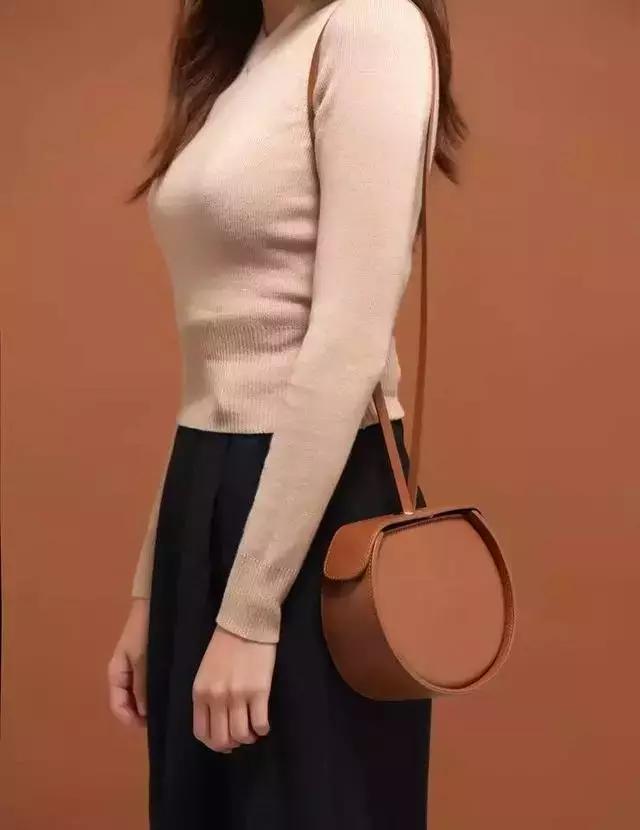 北京女子图鉴送包,北京女子图鉴背着假包