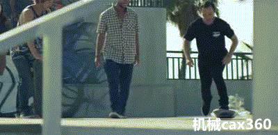 怎么让滑板单个轮子立起来滑行,滑板没有闪光轮