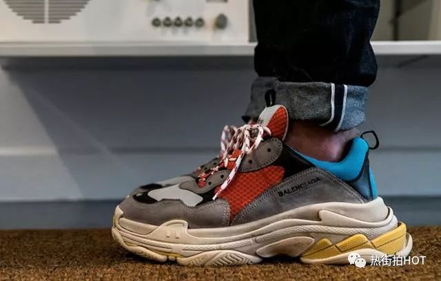 巴黎世家triples老爹鞋白色穿搭,除了巴黎世家还有什么鞋