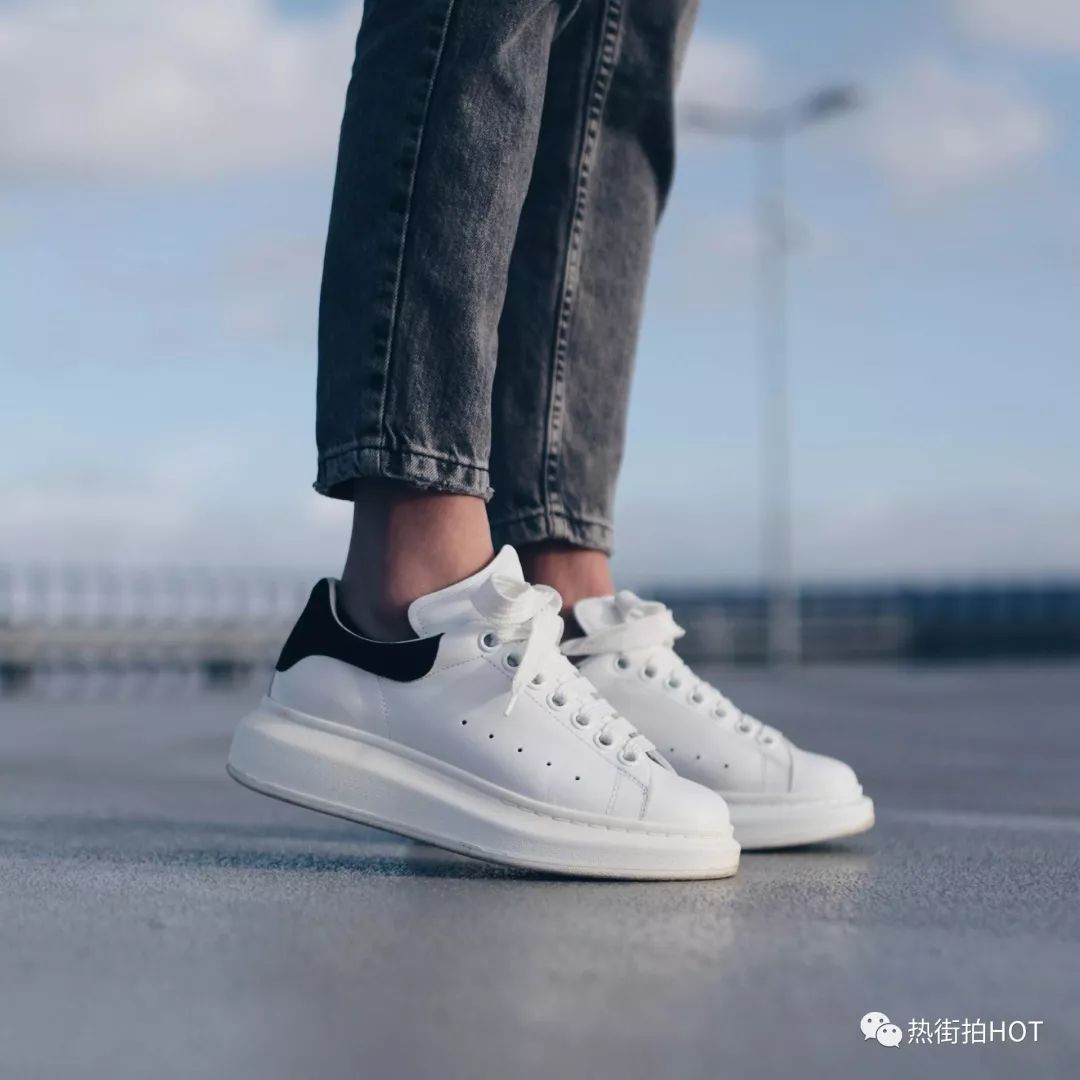 巴黎世家triples老爹鞋白色穿搭,除了巴黎世家还有什么鞋