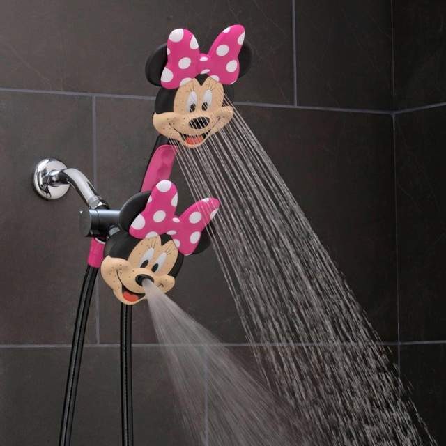 噗哧一声喷你满脸！米奇米妮莲蓬头太猎奇　我说这不像打喷嚏吗？