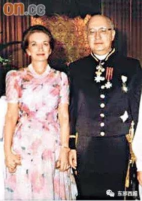 风华绝代的她助赌王打江山，却因*伦乱**遭夺权，如今也算间接*仇报**了