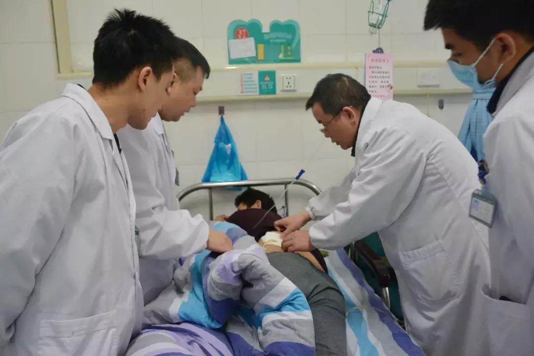 “熊猫血”男子双肾重度积水三次手术零出血解危机