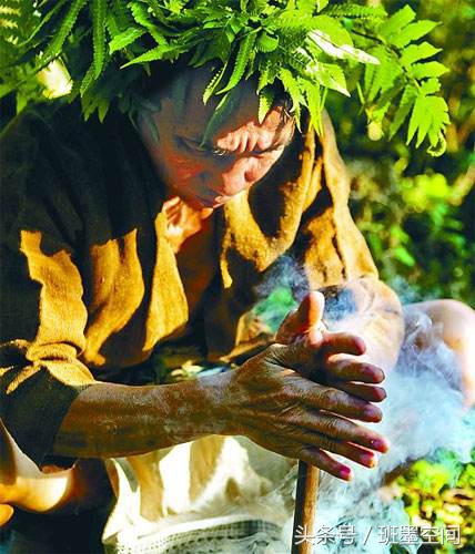 在野外取火,人什么时候学会钻木取火的
