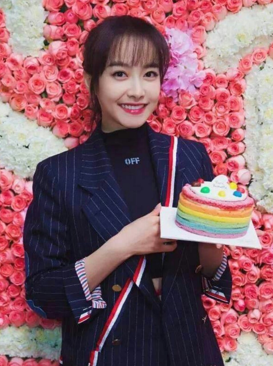 你还在关注独孤天下里演傻白甜的她,却不知人家悄悄换了张脸……