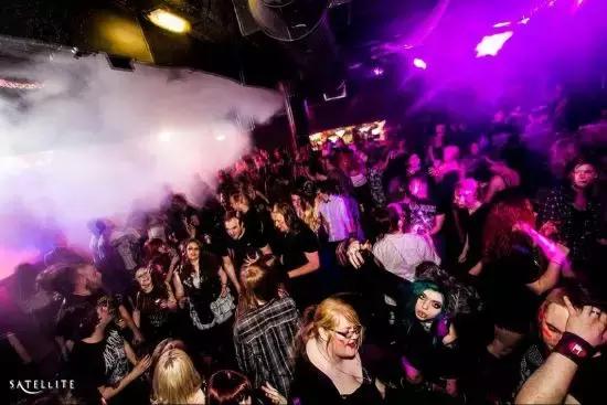 永远不要忘了你出国是读书的，不是买买买，更不是搞代购