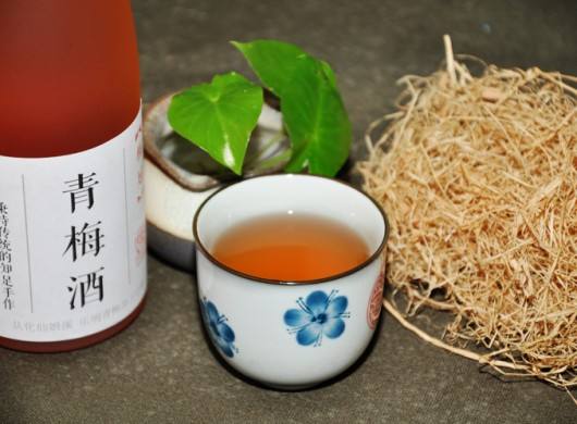 青梅酒梅子要去蒂吗,青梅酒里面的梅子能吃吗