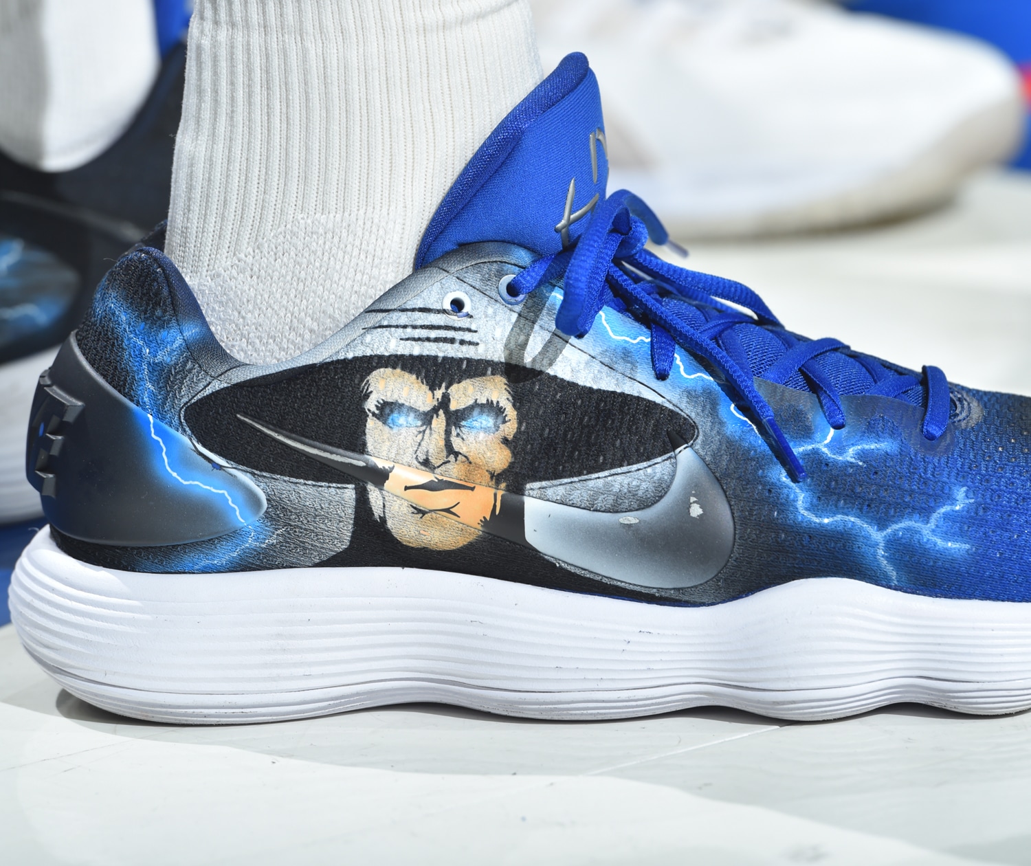 nba十大经典篮球鞋,最新nba上脚篮球鞋