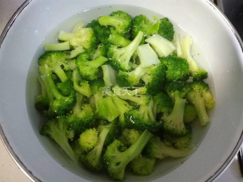 西兰花如何做好吃简单家常,西兰花怎么做才好吃家常做法