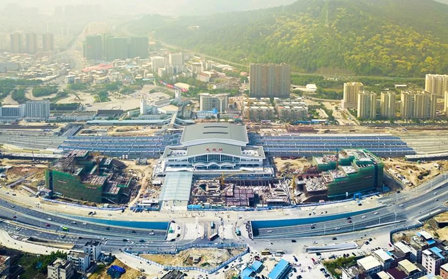 龙岩火车站新老站房,龙岩火车站改造前后图片