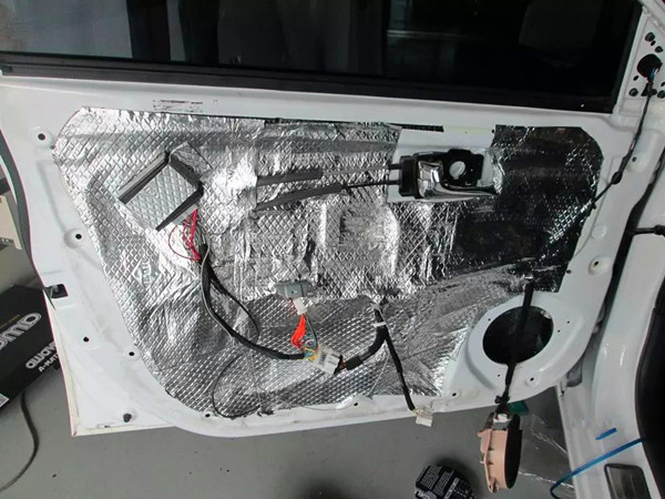 腾出空间享受生活起亚K2无损汽车音响改装劲浪潍坊成功音响改装