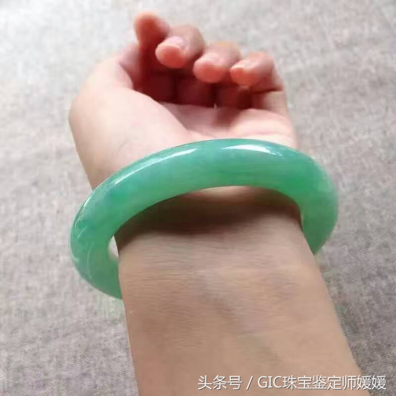 紫罗兰翡翠手镯挑选技巧,翡翠手镯怎么挑选入门