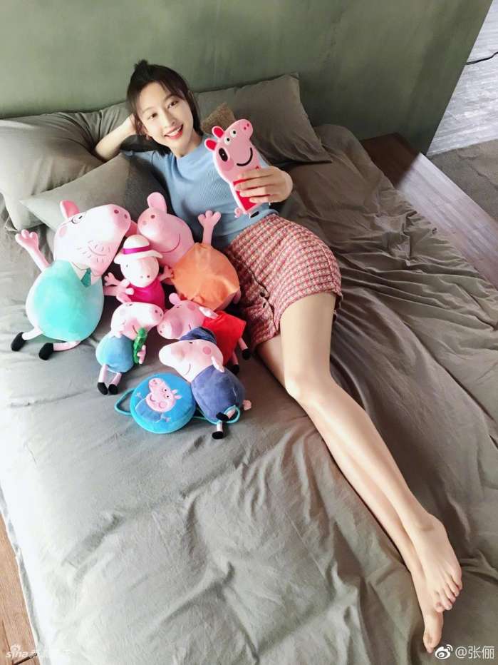 小猪佩奇身上纹，精致的猪猪女孩不止赵丽颖，张俪的这张简直满分