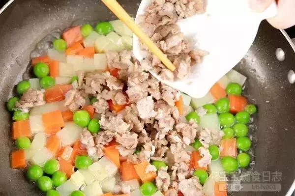 大米配什么蔬菜营养好吃,米饭配什么菜既有营养又好吃