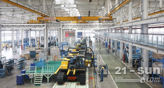 山重建机和山推挖机,山重建机挖掘机