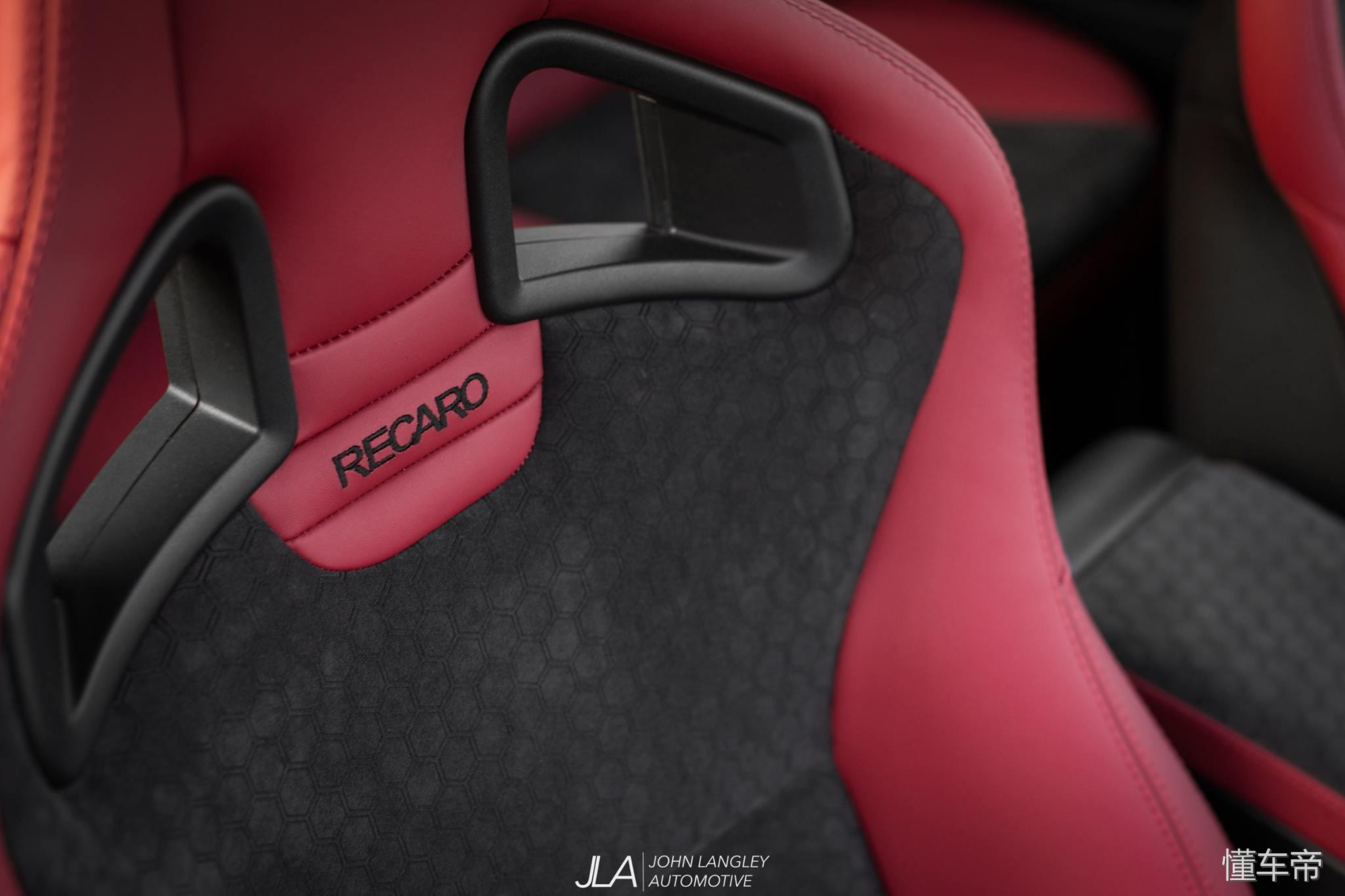 虽然手动挡让人着迷，但是这辆迈腾的轮毂让洗车工抓狂！