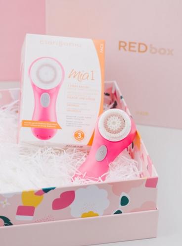 法令纹边面部水肿什么原因,法令纹泛红怎么改善