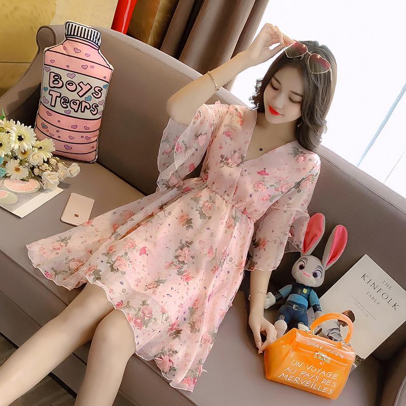 碎花连衣裙穿起来显胖有什么方法,骨架大肩宽胯宽秋天穿碎花裙效果